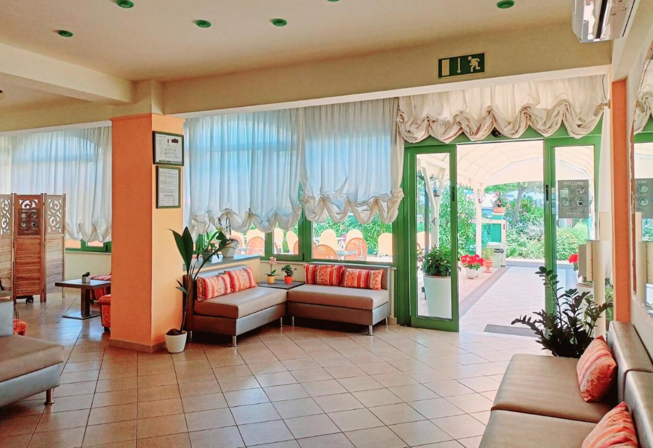 Costa Del Sole Only Room Milano Marittima Exteriör bild