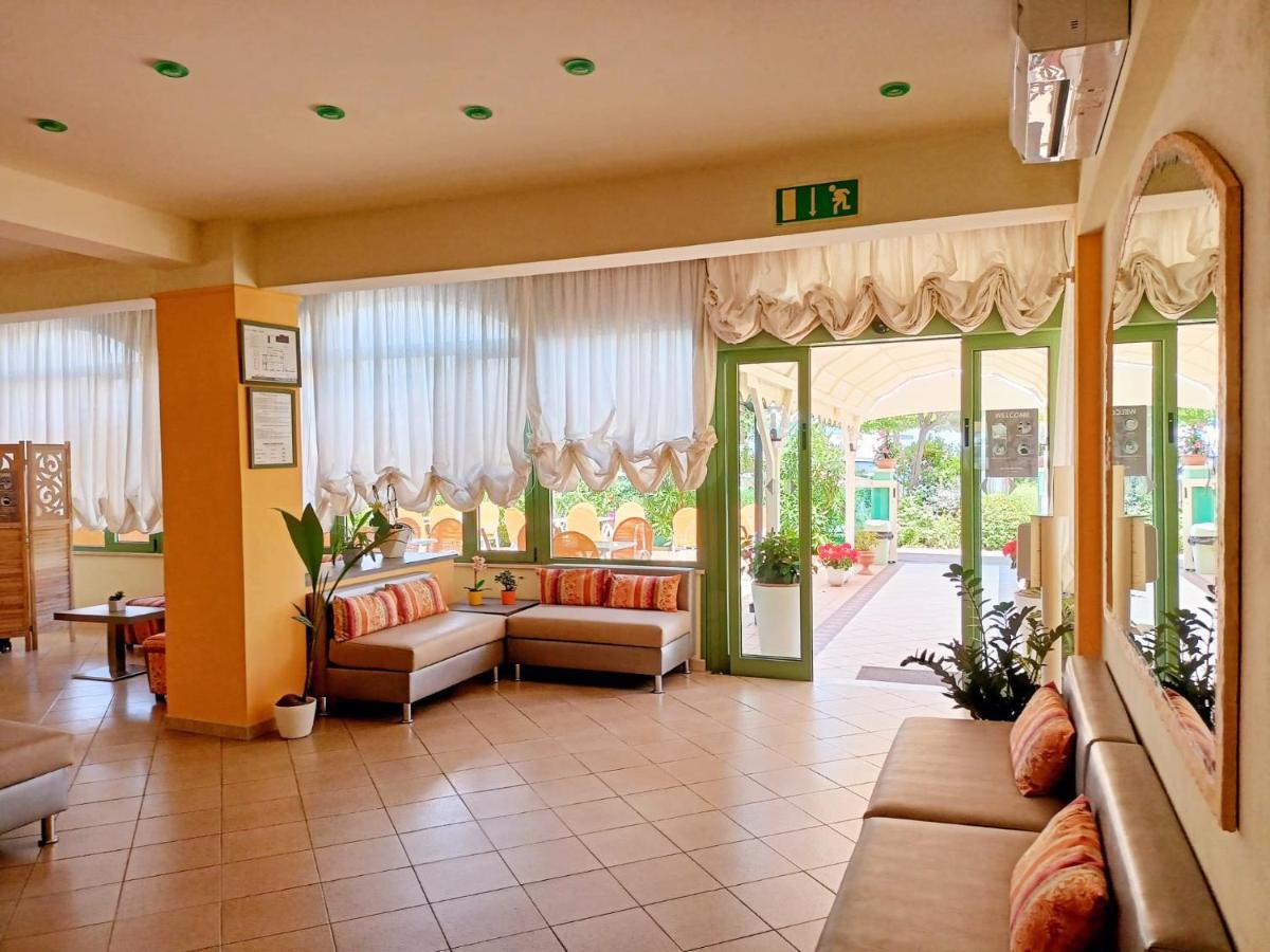 Costa Del Sole Only Room Milano Marittima Exteriör bild