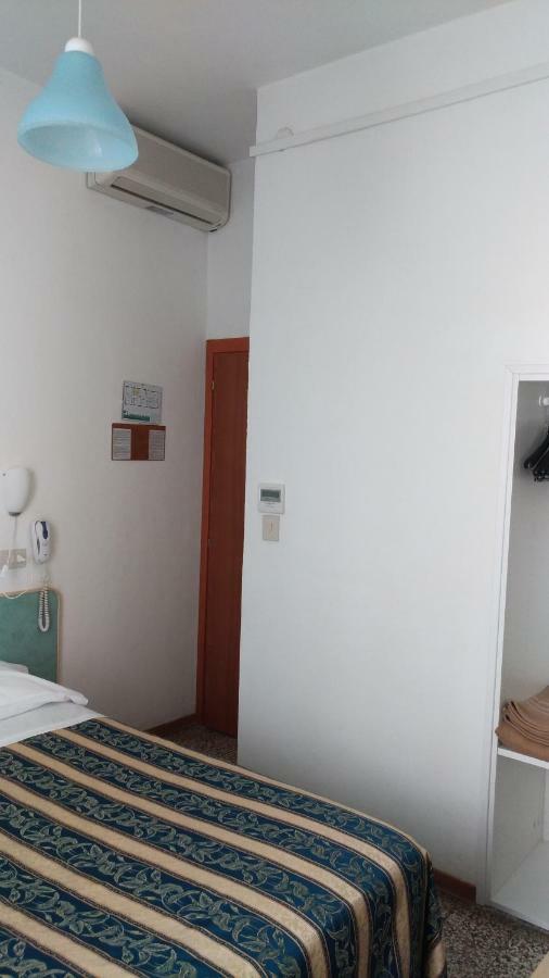 Costa Del Sole Only Room Milano Marittima Exteriör bild